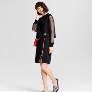 NWT, Hunter sweatshirt, size S.